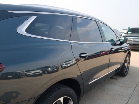 Used 2019 Buick Enclave Essence AWD/4WD image 9