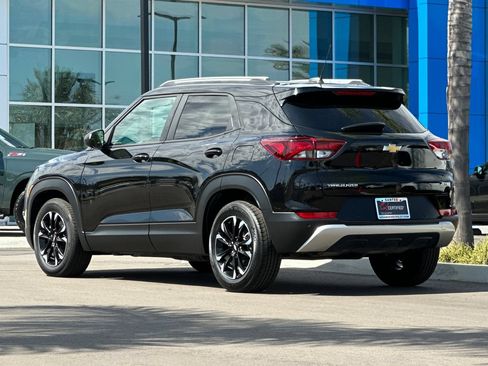 Used 2021 Chevrolet TrailBlazer LT w/ Convenience Package FWD image 6