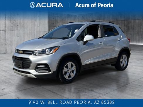 Used 2021 Chevrolet Trax LT w/ Driver Confidence Package FWD image 1
