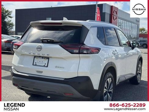 Used 2022 Nissan Rogue SV w/ SV Premium Package image 5