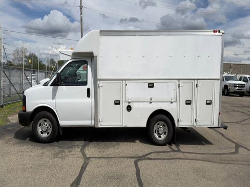 Used 2008 Chevrolet Express 3500 RWD image 2