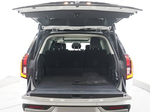 Used 2025 Ford Expedition Platinum AWD/4WD image 17