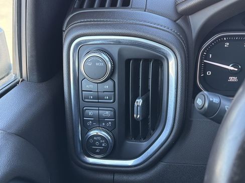 Used 2023 GMC Sierra 3500 Denali image 12