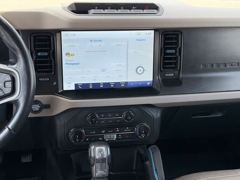 Used 2022 Ford Bronco Wildtrak AWD/4WD image 15