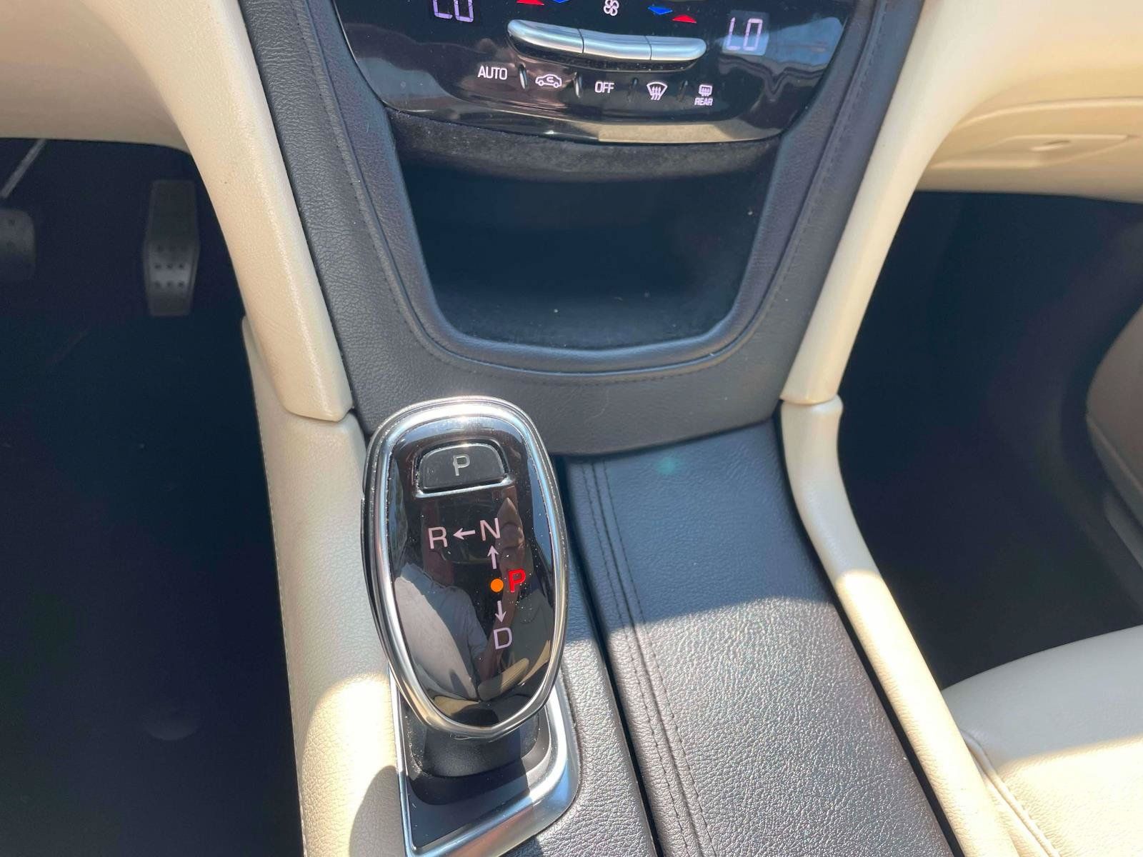 Used 2017 Cadillac XT5 FWD w/ LPO, Wheel Lock Package image 16