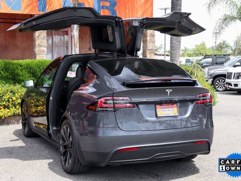 Used 2023 Tesla Model X image 8