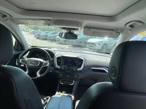 Used 2023 GMC Terrain SLT AWD/4WD image 5