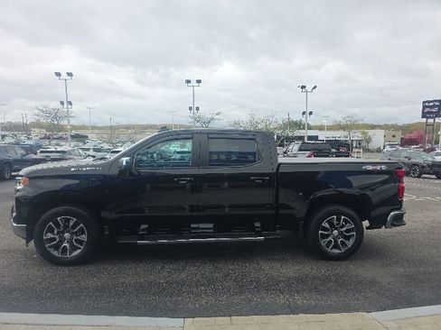 Used 2024 Chevrolet Silverado 1500 LT AWD/4WD image 5