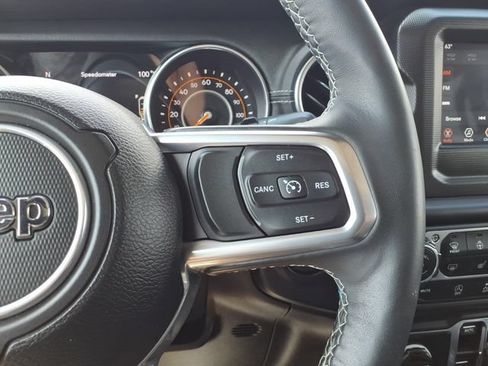 Used 2019 Jeep Wrangler Unlimited Sahara w/ Safety Group AWD/4WD image 15