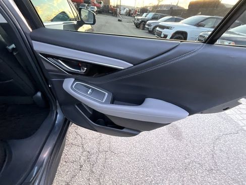 Used 2022 Subaru Outback Limited image 32