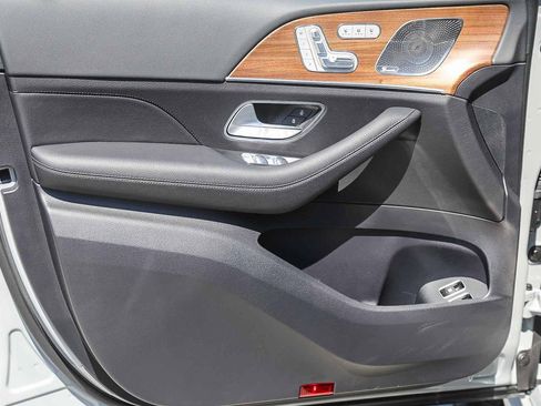 New 2026 Mercedes-Benz GLE 450e 4MATIC image 19