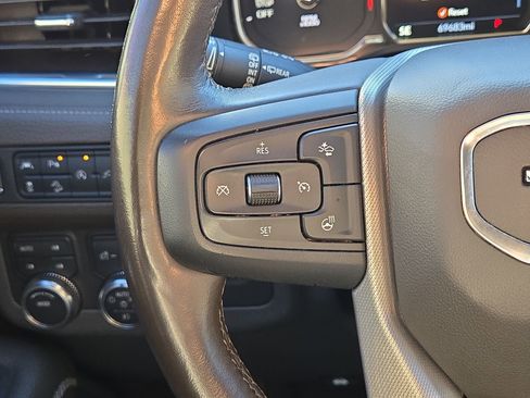 Used 2021 GMC Yukon Denali w/ Advanced Technology Package image 21