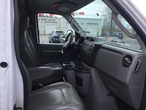 Used 2015 Ford E-350 and Econoline 350 Super Duty RWD image 12