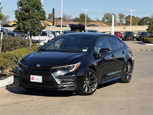 Certified 2025 Toyota Corolla SE image 2