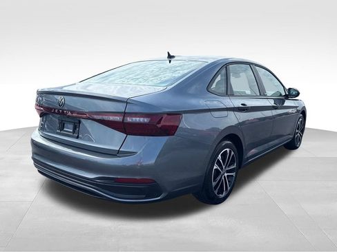 Used 2025 Volkswagen Jetta Sport FWD image 5
