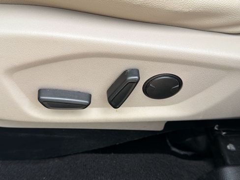Used 2019 Ford Explorer Limited w/ Class III Trailer Tow Package FWD image 14