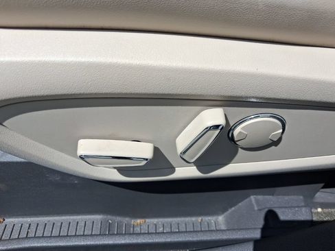 Used 2020 Lincoln Nautilus FWD w/ Equipment Group 101A image 20