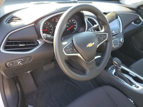 Used 2025 Chevrolet Malibu LT w/ LPO, Floor Liner Package image 9