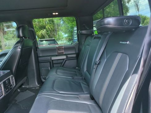 Used 2017 Ford F150 Platinum w/ Equipment Group 701A Luxury AWD/4WD image 19