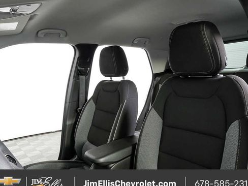 Used 2025 Chevrolet TrailBlazer LT image 5