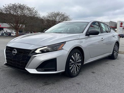 Used 2025 Nissan Altima 2.5 SV image 7