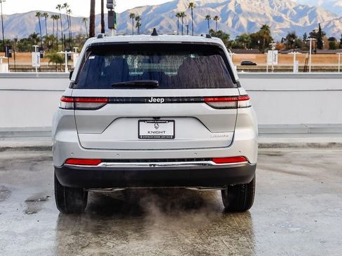 New 2025 Jeep Grand Cherokee Laredo X image 8