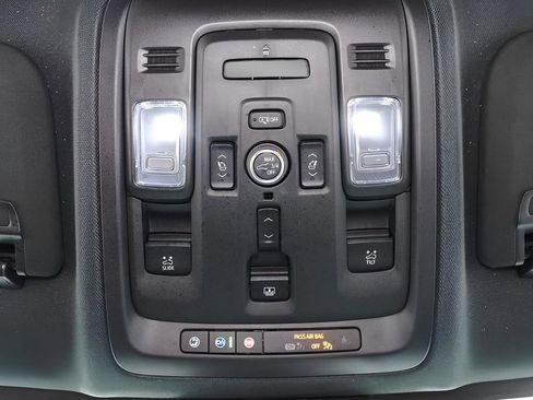 Used 2024 Chevrolet Tahoe High Country AWD/4WD image 19