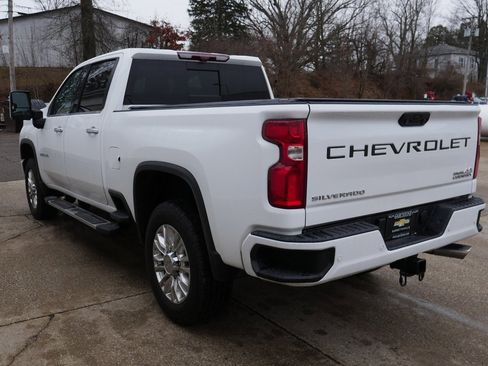 Used 2023 Chevrolet Silverado 2500 High Country w/ Technology Package image 5