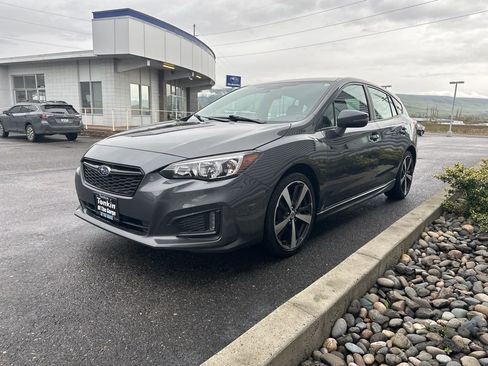 Used 2018 Subaru Impreza 2.0i Sport w/ Popular Package #2 AWD/4WD image 8