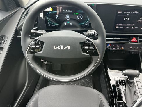 New 2026 Kia Niro LX FWD image 14