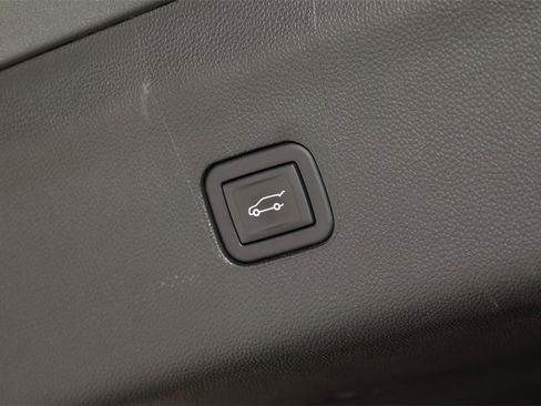 Used 2024 Buick Enclave Essence w/ Sport Touring Edition image 40