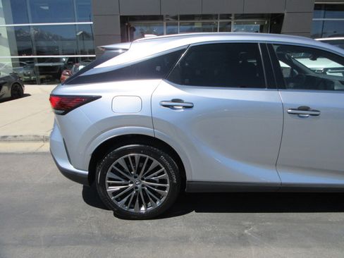 Used 2025 Lexus RX 450h AWD w/ Convenience Package image 10