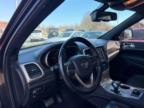 Used 2015 Jeep Grand Cherokee Overland image 12