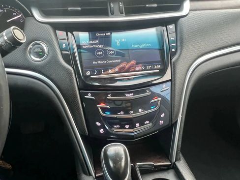 Used 2019 Cadillac XTS Luxury image 16