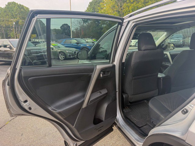 Used 2017 Toyota RAV4 XLE FWD image 13