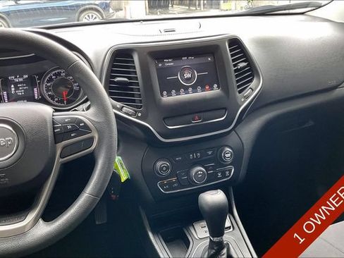 Used 2019 Jeep Cherokee Latitude w/ Popular Appearance Group FWD image 5