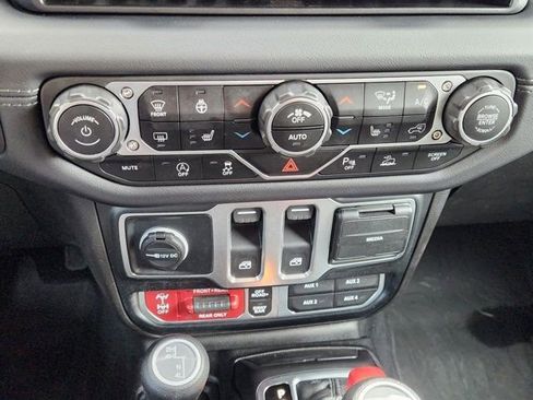 Used 2024 Jeep Wrangler Rubicon w/ Safety Group image 22