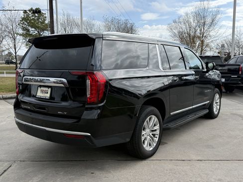 Used 2024 GMC Yukon XL SLT image 5