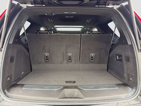 Used 2022 Cadillac Escalade Premium Luxury AWD/4WD image 17