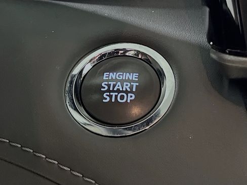 Used 2023 Toyota Highlander XLE image 23