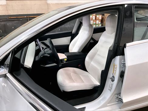 Used 2020 Tesla Model 3 Standard Range image 26