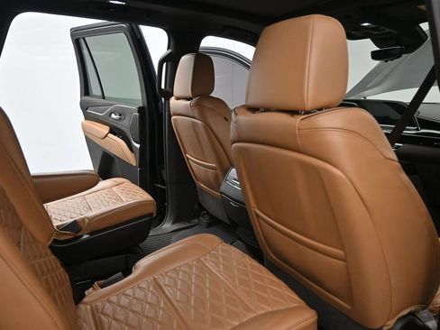 Used 2021 Cadillac Escalade Sport w/ Driver Assist Tech Package AWD/4WD image 21