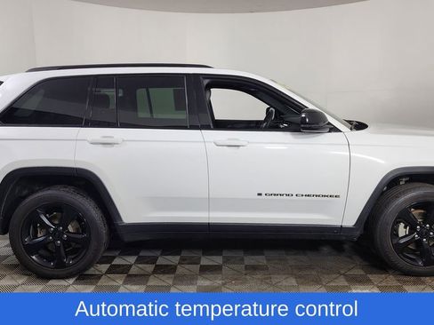 Used 2023 Jeep Grand Cherokee Altitude image 10