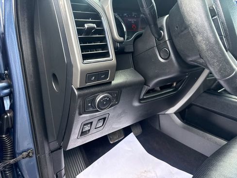 Used 2019 Ford Expedition XLT w/ Equipment Group 202A AWD/4WD image 34