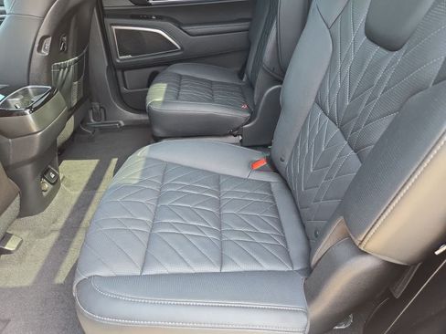 Certified 2025 Kia Telluride SX Prestige X-Line AWD/4WD image 18