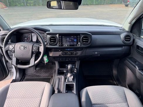 Used 2022 Toyota Tacoma SR w/ SX Package RWD image 17