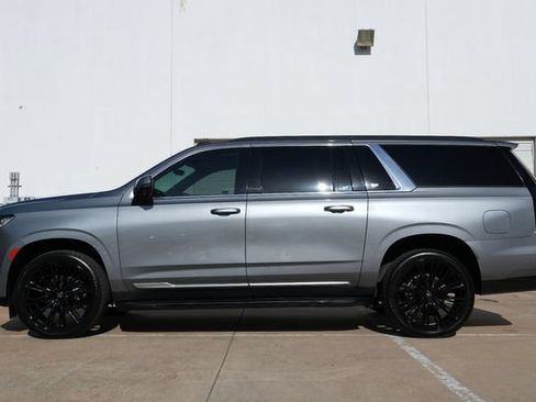 Used 2021 Cadillac Escalade ESV Premium Luxury w/ Performance Package AWD/4WD image 4