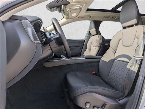 New 2026 Volvo XC60 B5 Plus w/ Climate Package PRO image 4