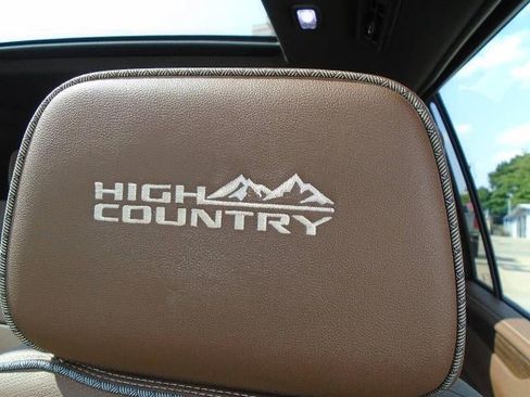 Certified 2024 Chevrolet Suburban High Country w/ Advanced Technology Package AWD/4WD image 20