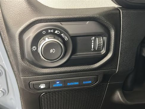 Used 2024 Jeep Wrangler Unlimited AWD/4WD image 18